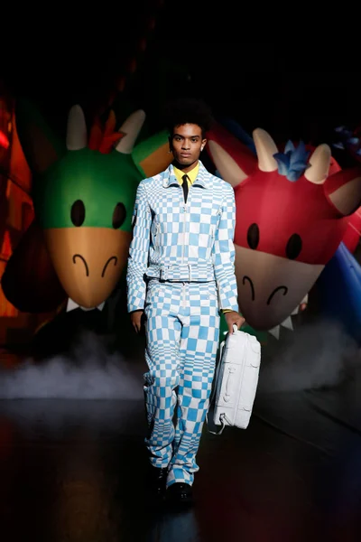 Look 93